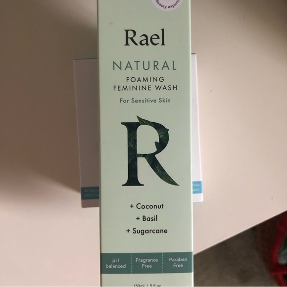 BOGO 🎊 Rael Feminine Care Bundle - Foaming Wash & Cotton Wipes - Picture 4 of 5